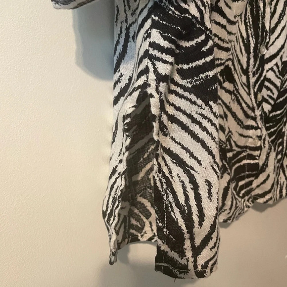 Cynthia Rowley 100% Linen Black White Palm Leaf Button Front Tunic Top Size 1X - Picture 4 of 9